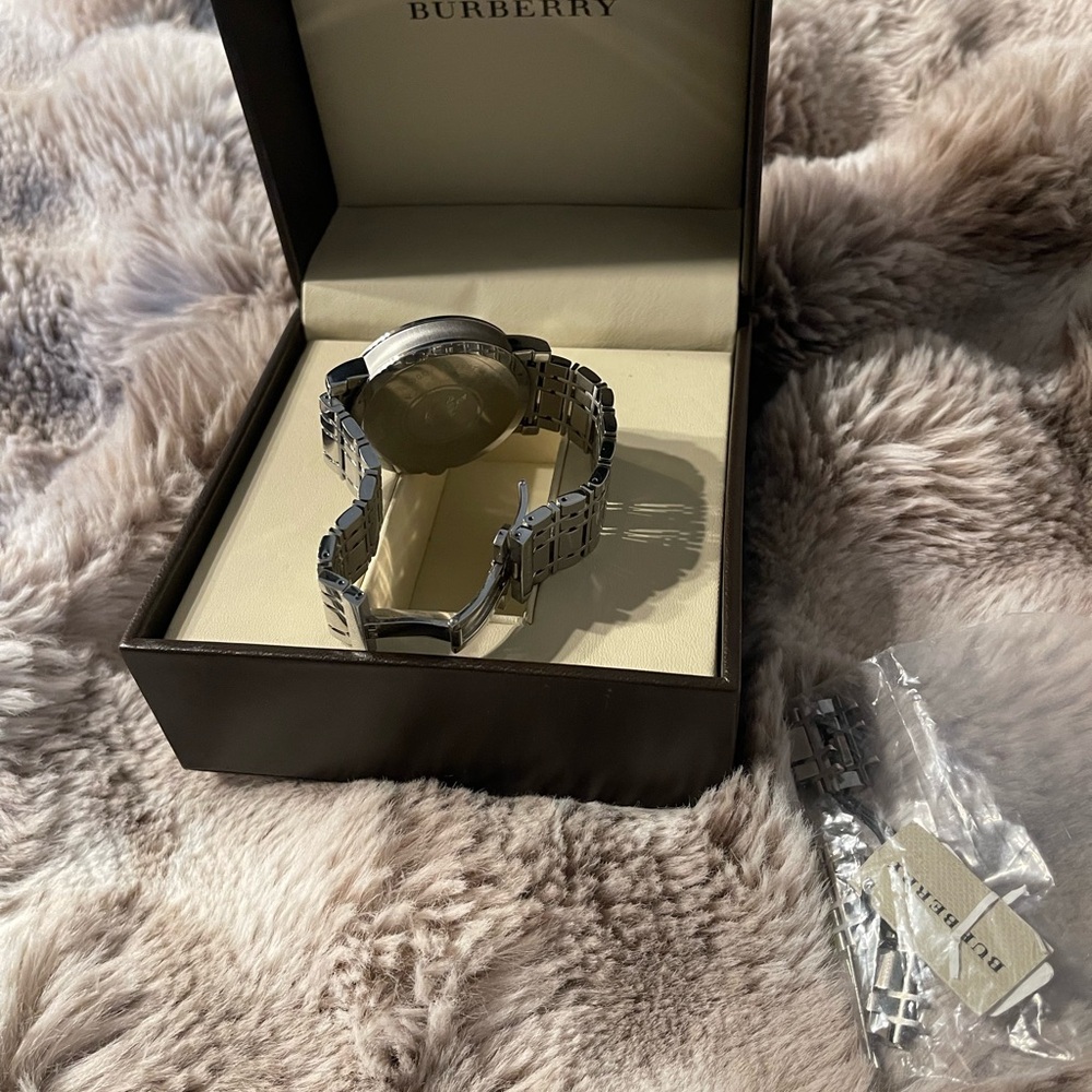Burberry Silver Men Watch - Picture 3 of 10